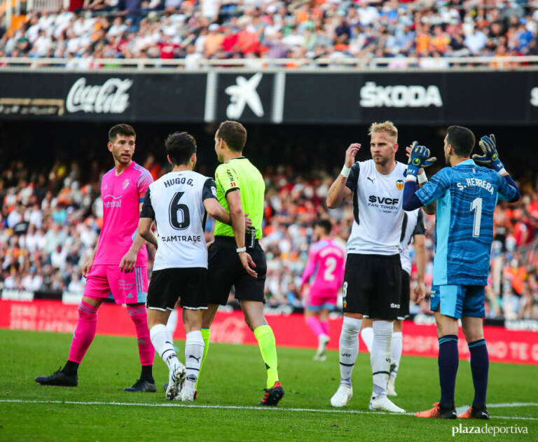 Гедеш и Солер забили больше половины голов Валенсии в Ла Лиге